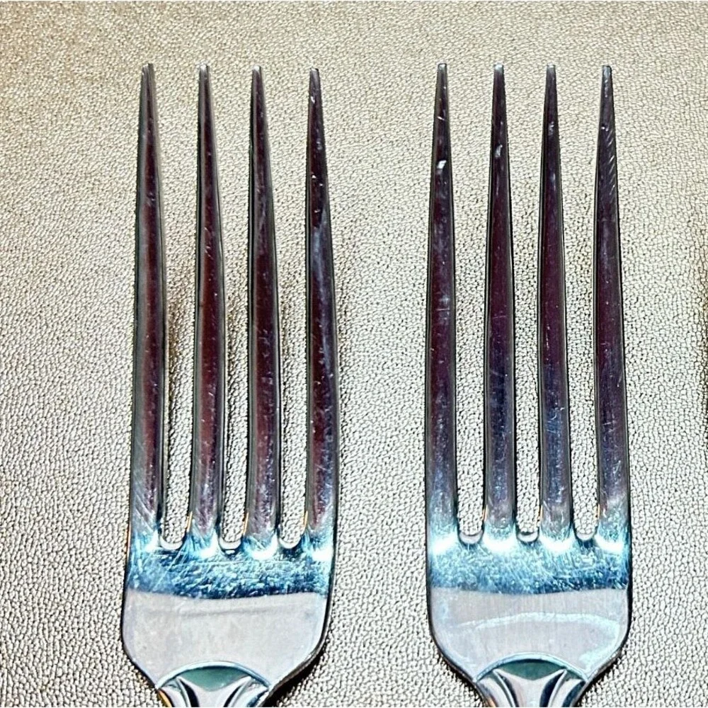 Oneida Unity Stainless Set of 2 Dinner Forks 7 3/4